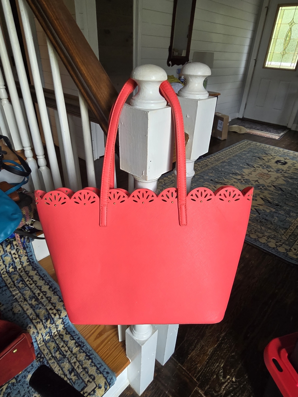 Pink Scallop-Edge Tote Bag - Stylish Everyday Carry